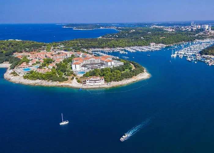 Aurora By Interhome *