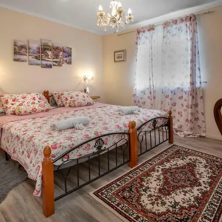 Aurora By Interhome Vikendica Loborika